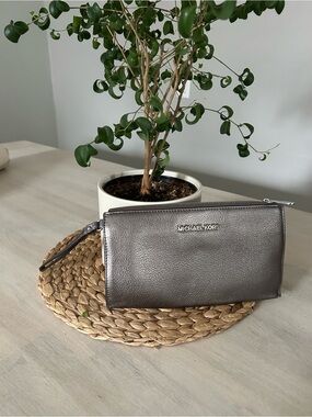 Michael Kors Bedford Large Zip Clutch in Gunmetal (tag included)
